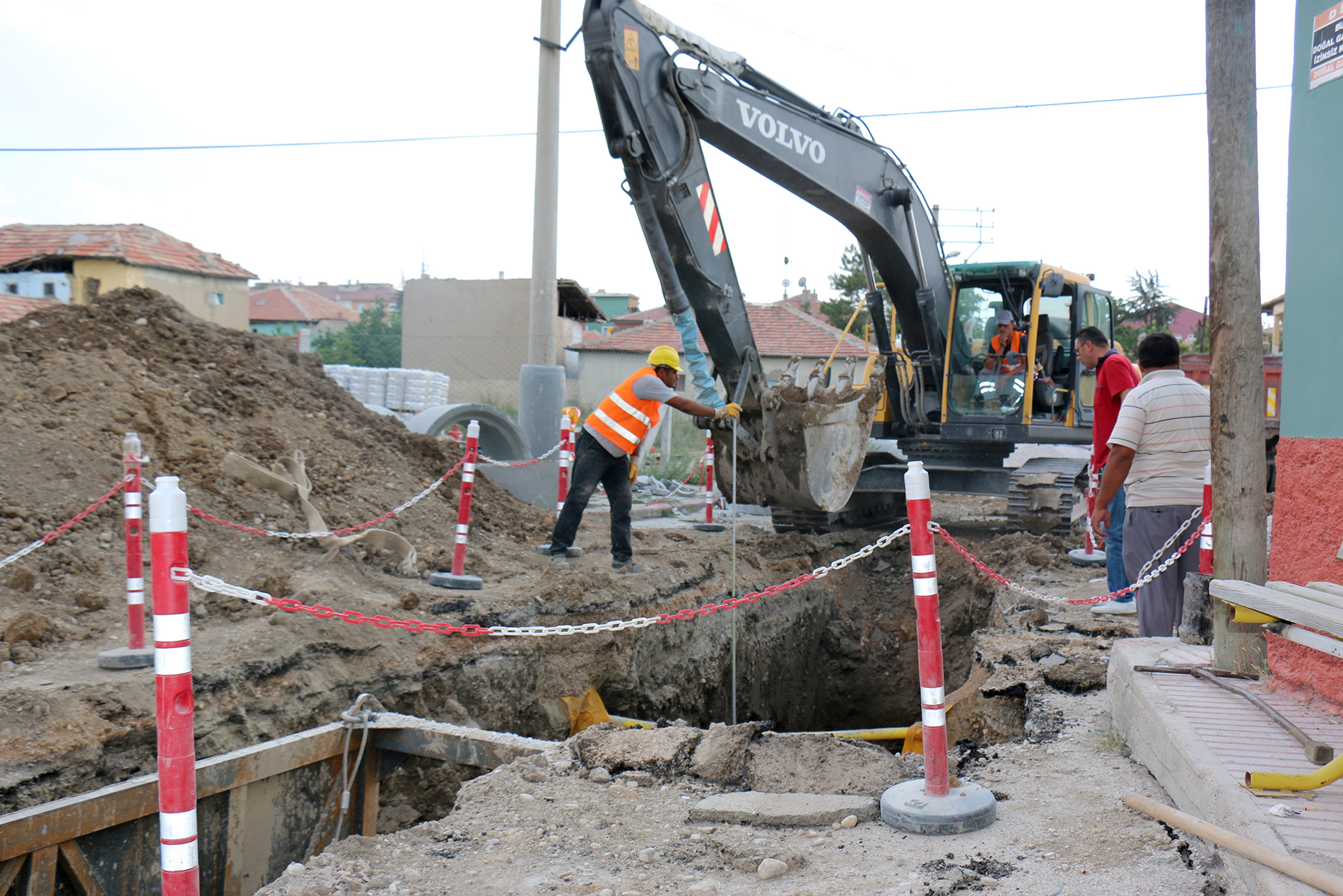 Ereğli ve Emirgazi'de Mahalleler Kanalizasyona Kavuşuyor