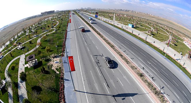 Büyükşehir'den Ankara Yolu'na Muhteşem Parklar