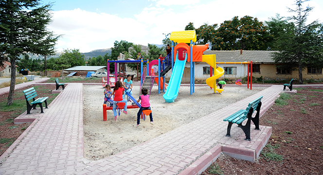 Büyükşehir'den 328 Mahalleye Park
