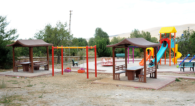 Büyükşehir'den 328 Mahalleye Park