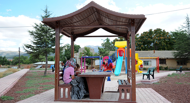 Büyükşehir'den 328 Mahalleye Park