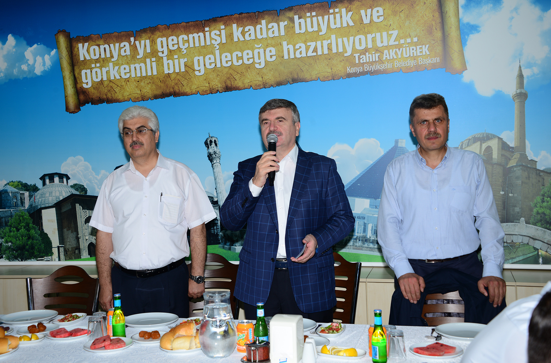Başkan Akyürek, Huzurevi Sakinleri ve Çocuklarla İftar Yaptı
