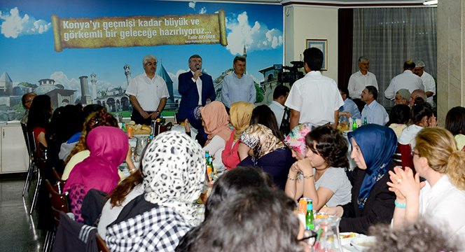 Başkan Akyürek, Huzurevi Sakinleri ve Çocuklarla İftar Yaptı