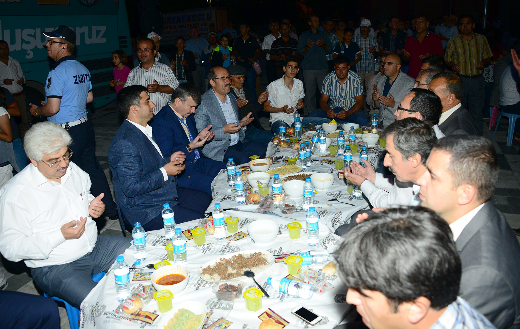 Başkan Akyürek İlçe İftarlarında Vatandaşlarla Buluşuyor