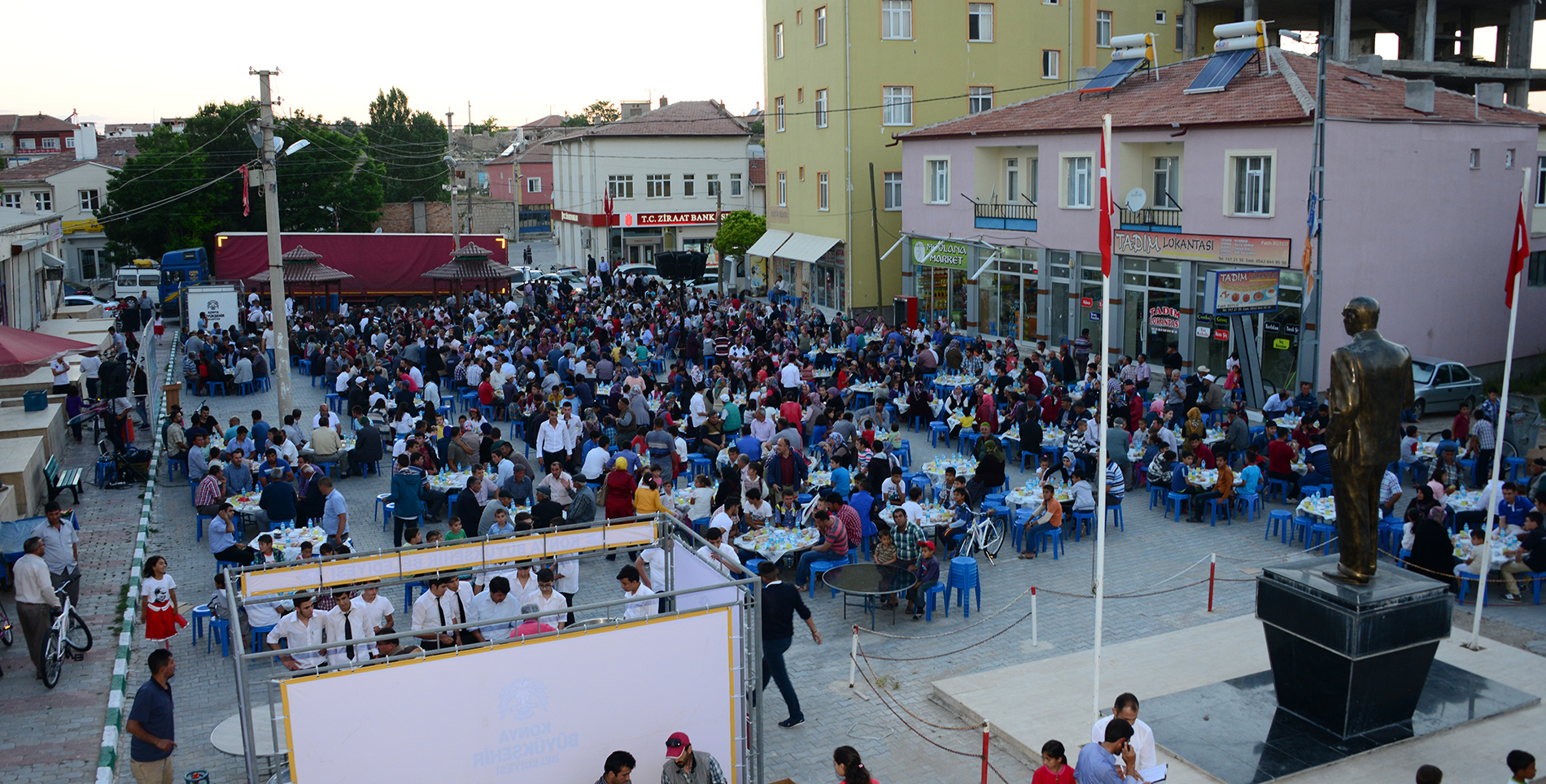 Başkan Akyürek İlçe İftarlarında Vatandaşlarla Buluşuyor