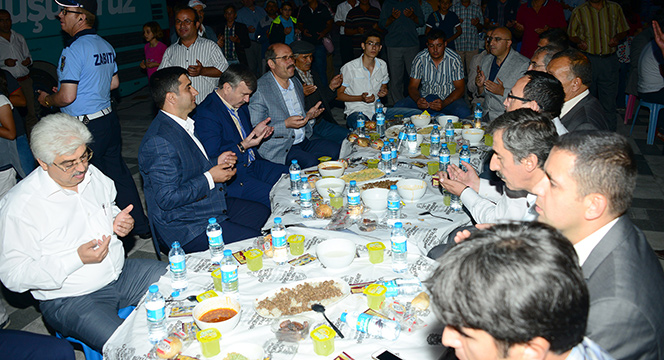 Başkan Akyürek İlçe İftarlarında Vatandaşlarla Buluşuyor