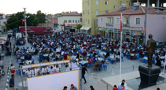 Başkan Akyürek İlçe İftarlarında Vatandaşlarla Buluşuyor