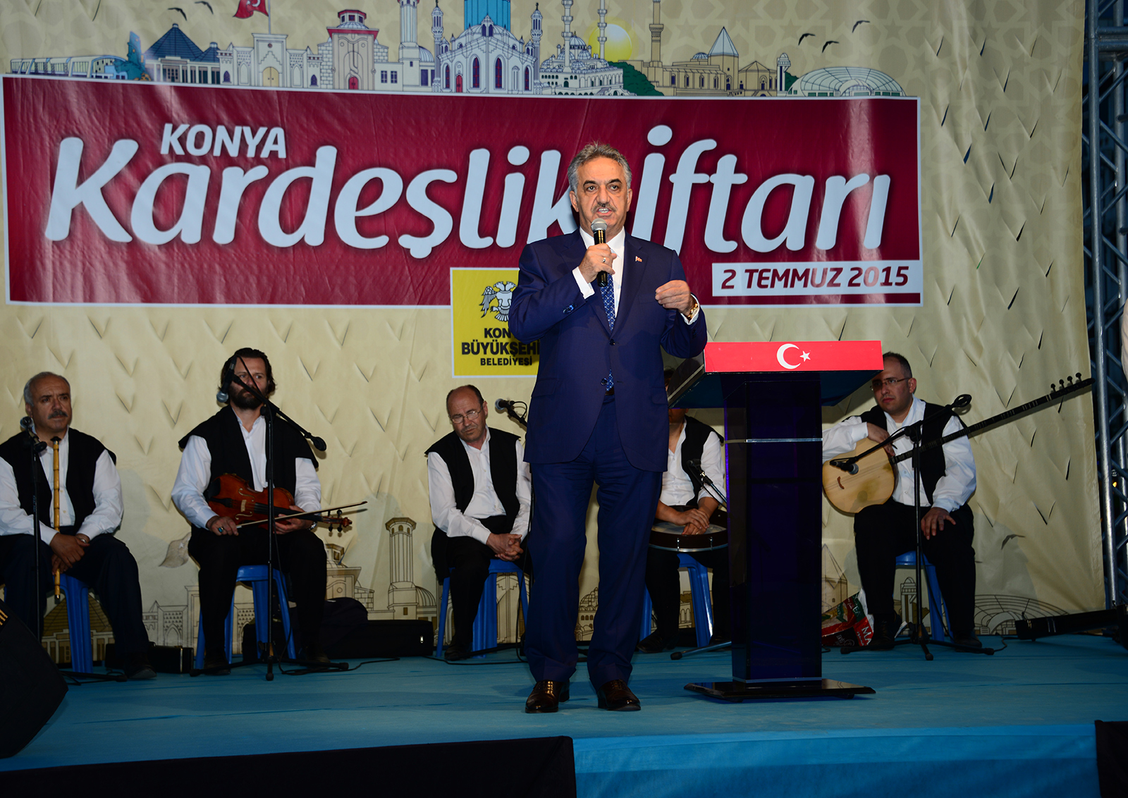 Binlerce Yetimle Mevlana Gölgesinde İftar