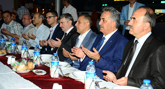 Binlerce Yetimle Mevlana Gölgesinde İftar