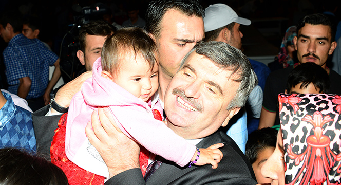 Binlerce Yetimle Mevlana Gölgesinde İftar