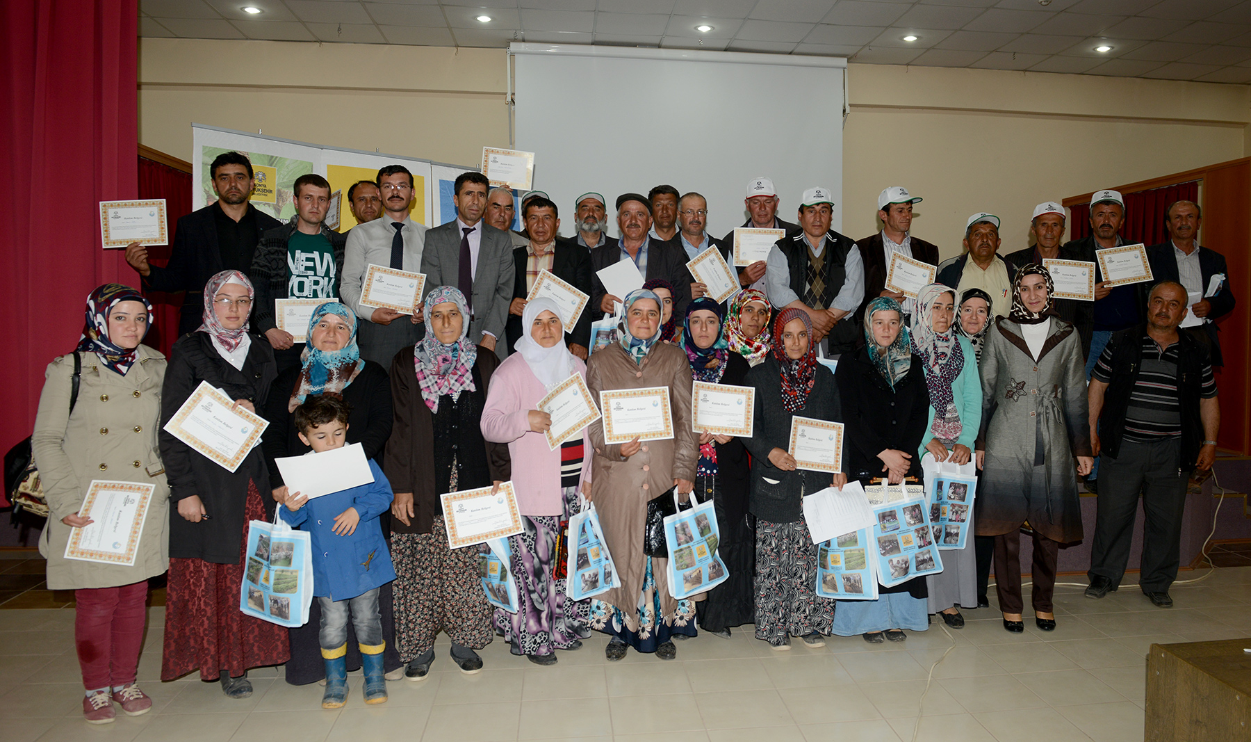 Büyükşehir'den Modern Meyvecilik ve Çilek Yetiştiriciliği Eğitimi 