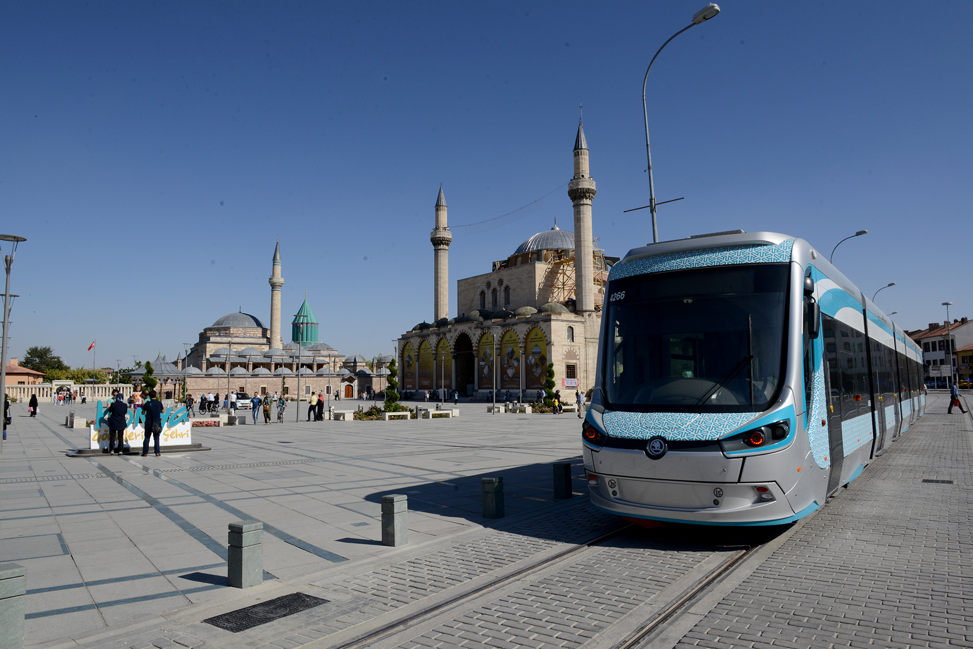 Adliye ve Selçuk Üniversitesi Hatlarında Tramvay Seferleri Başladı