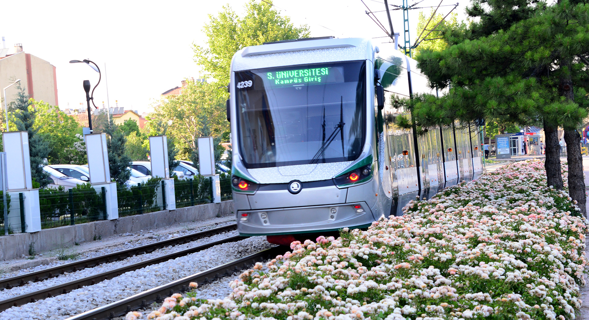 Adliye ve Selçuk Üniversitesi Hatlarında Tramvay Seferleri Başladı