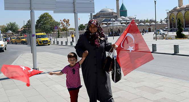 Şehir Bayraklarla Donatılıyor