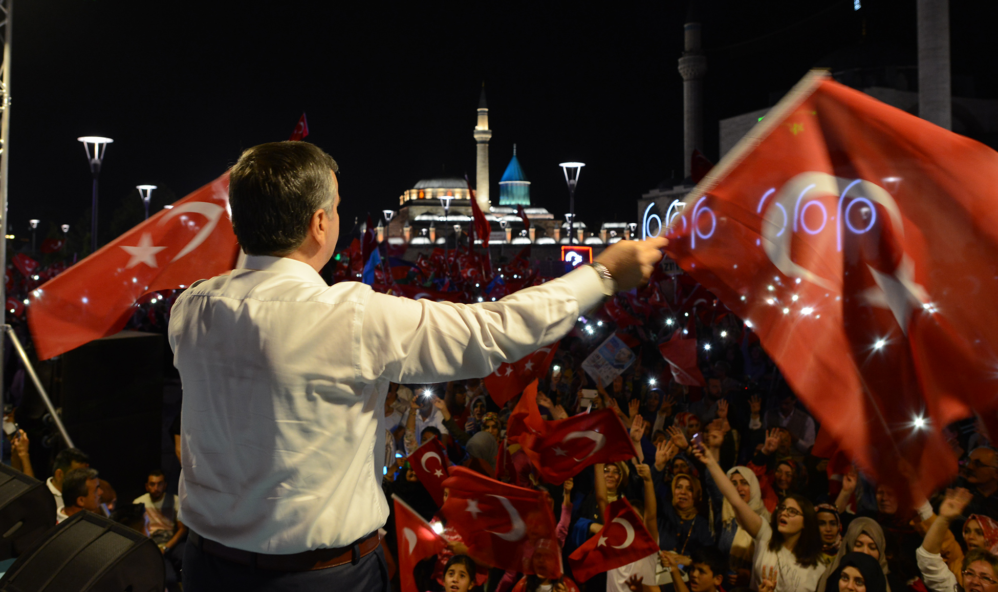 Millet Tek Yürek Oldu Meydanlarda Gücünü Gösterdi