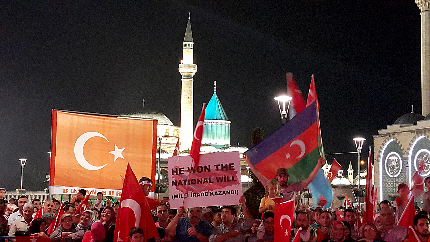 Gündüz İşte Gece Nöbetteyiz