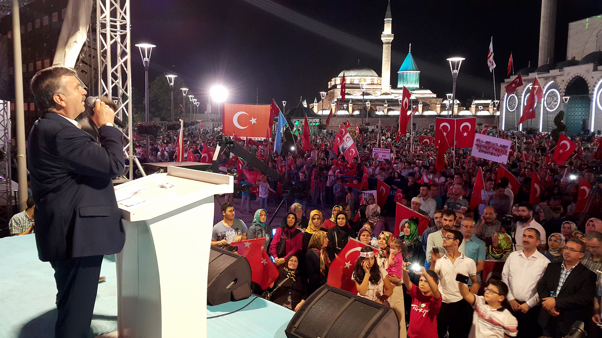 Gündüz İşte Gece Nöbetteyiz