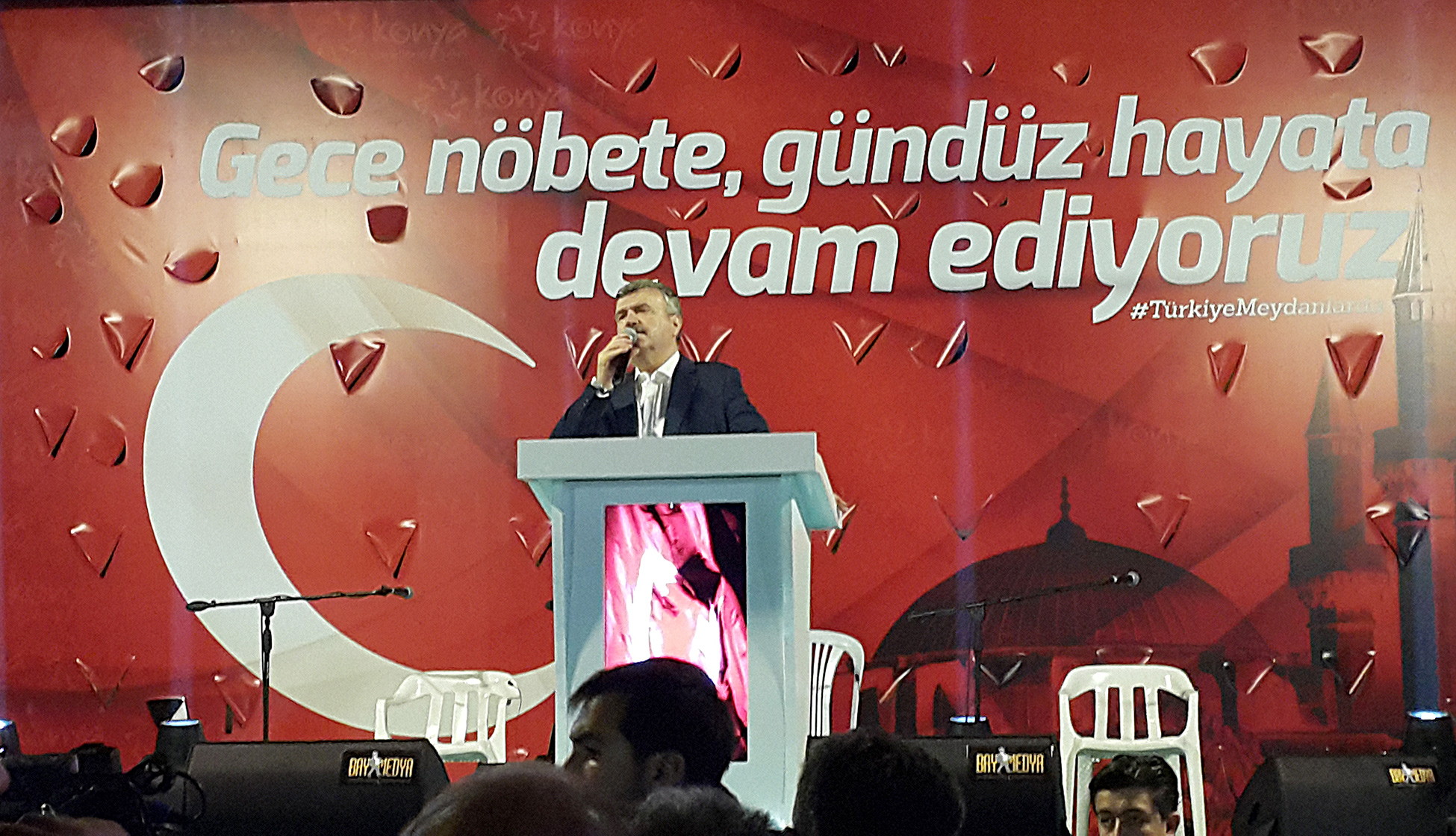Gündüz İşte Gece Nöbetteyiz