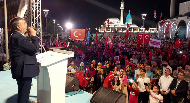 Gündüz İşte Gece Nöbetteyiz