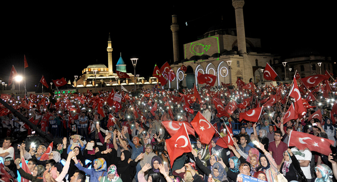 Gündüz İşte Gece Nöbetteyiz