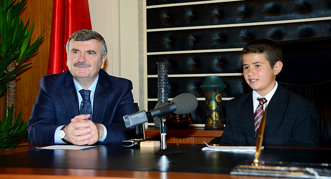 Başkan Akyürek Makamı Çocuklara Devretti