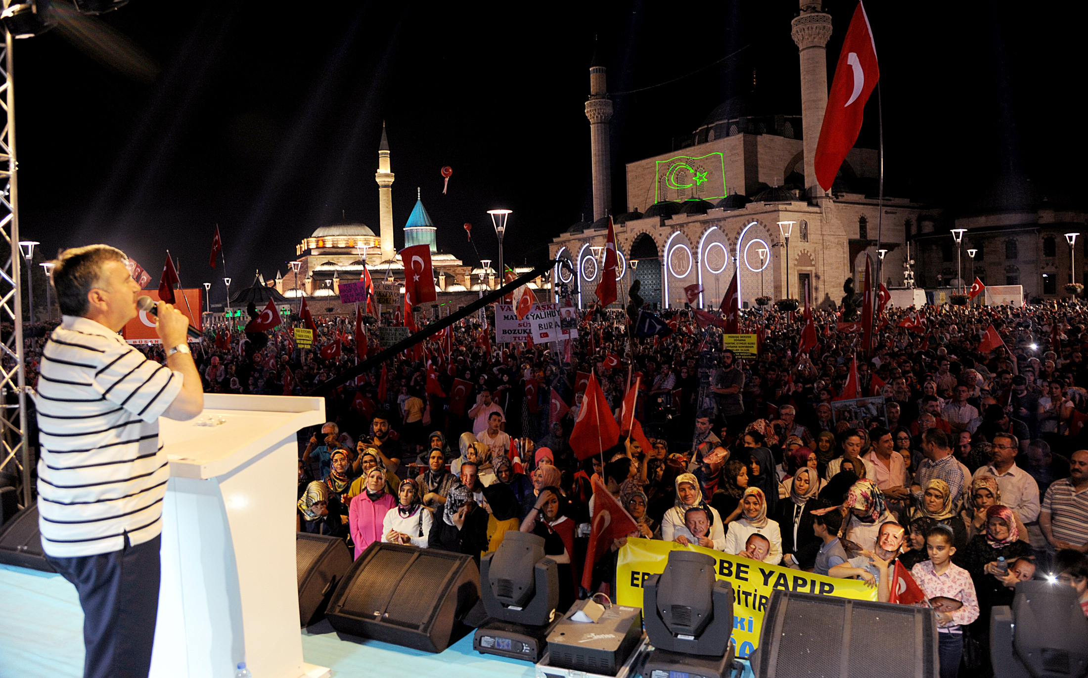 Başkomutanımız Gibi Dik Duracağız