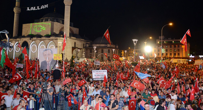 Türk Milleti Darbeye Darbe Yapan Millet Olarak Tarihe Geçti