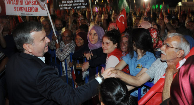 Mevlana Meydanı 'Demokrasi Meydanı' Oldu
