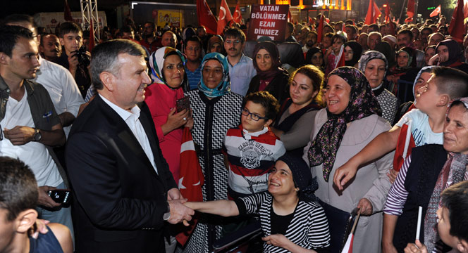 Mevlana Meydanı 'Demokrasi Meydanı' Oldu