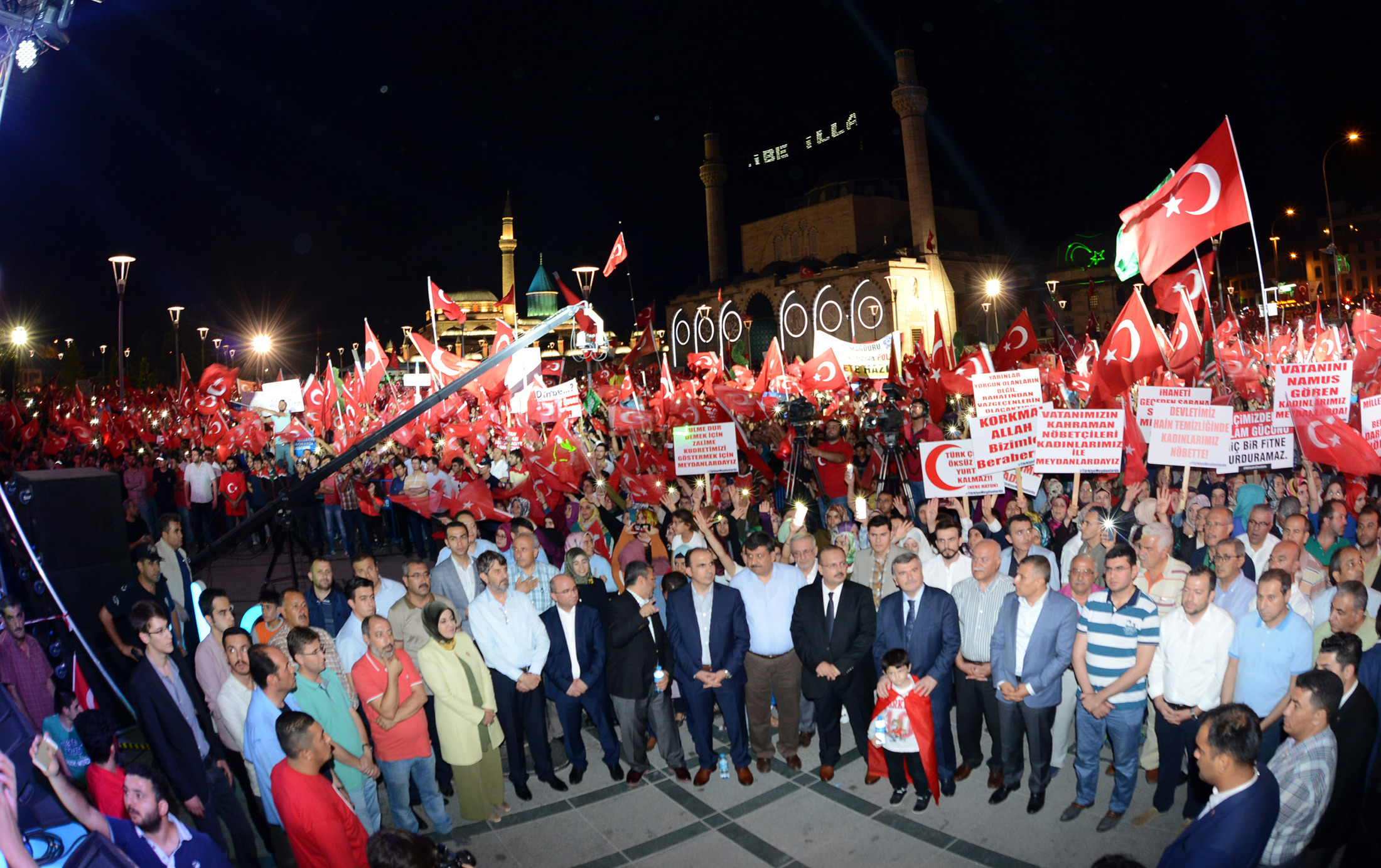 Konya Demokrasiye Sahip Çıkıyor