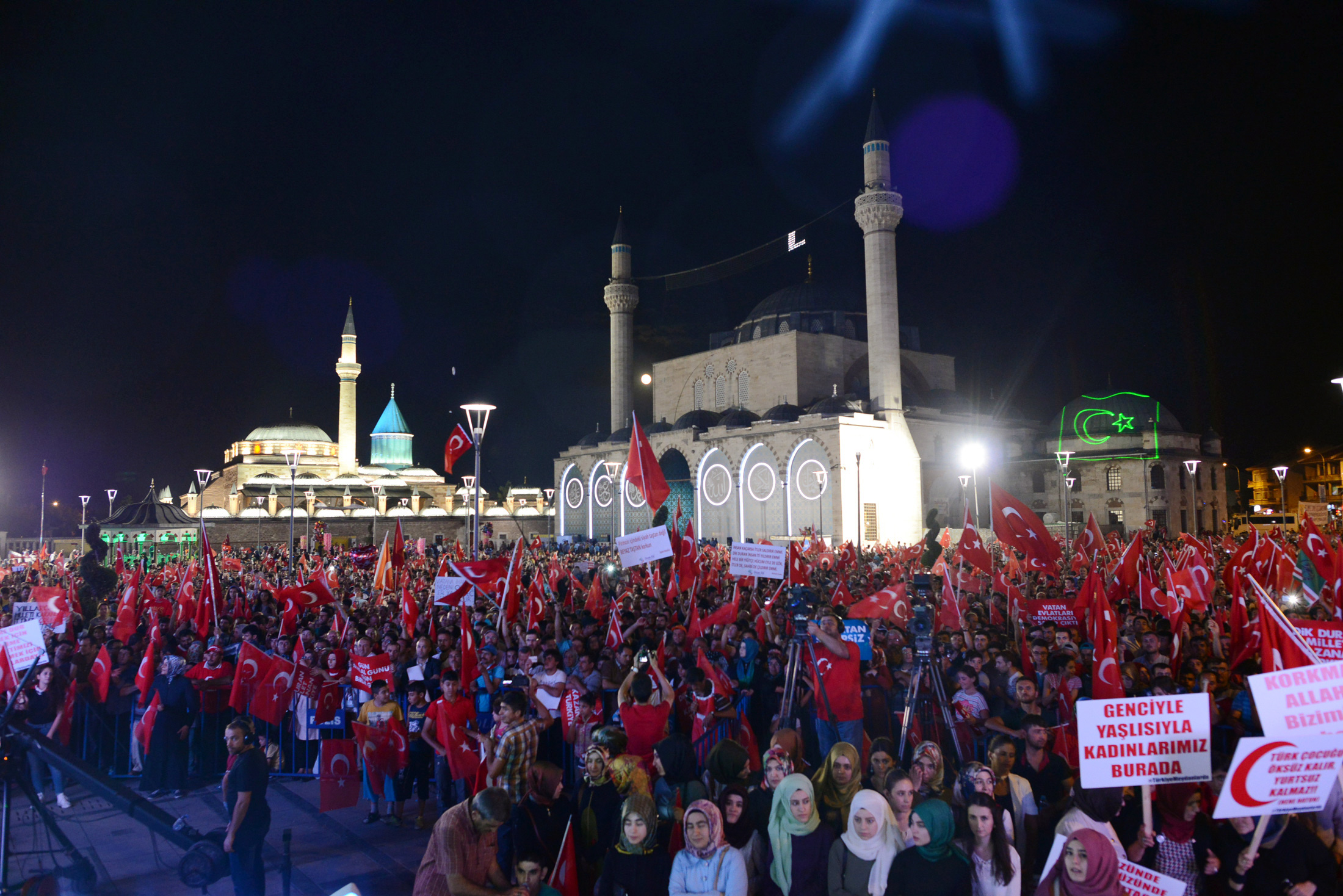 Konya Demokrasiye Sahip Çıkıyor
