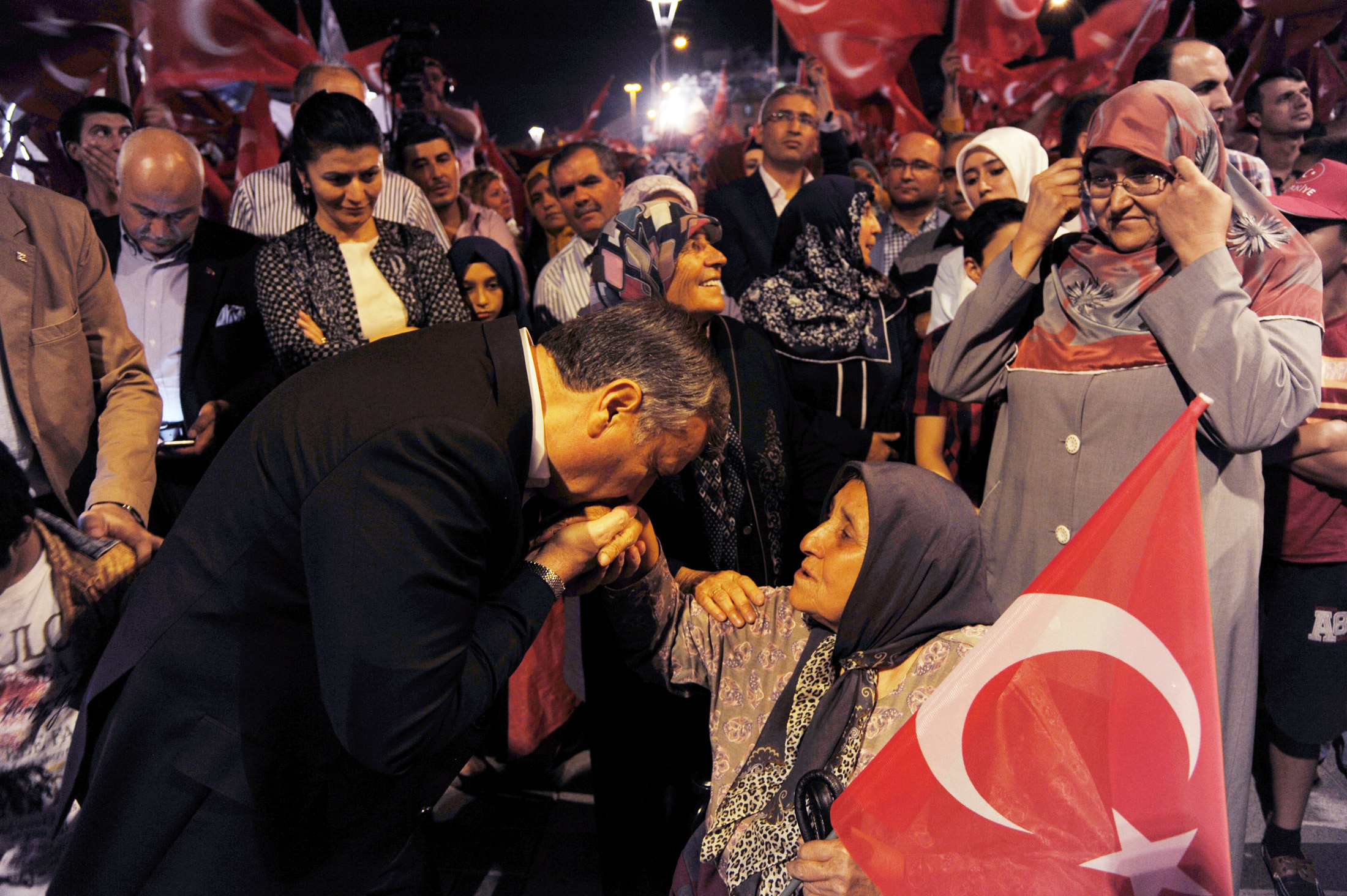 Her Türlü Tehdide Karşı Dimdik Ayaktayız