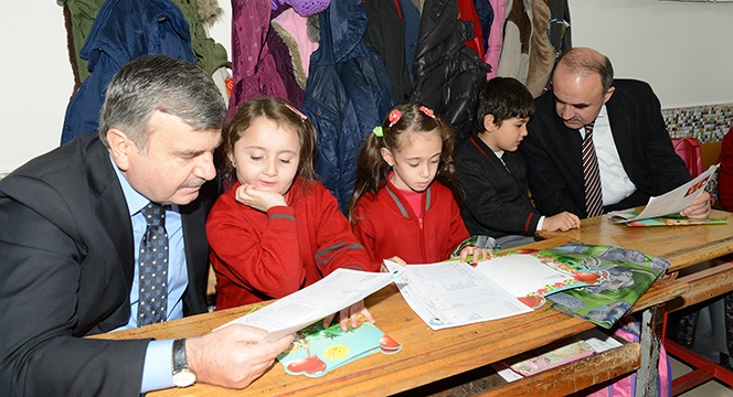 Başkan Akyürek, Karne Heyecanına Ortak Oldu