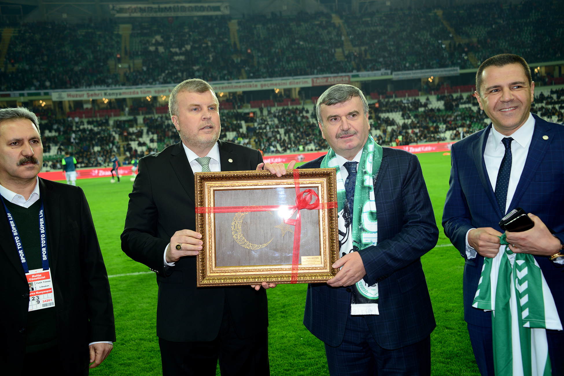 Büyükşehir Stadyumu'ndaki Atmosfer Türkiye'ye Örnek