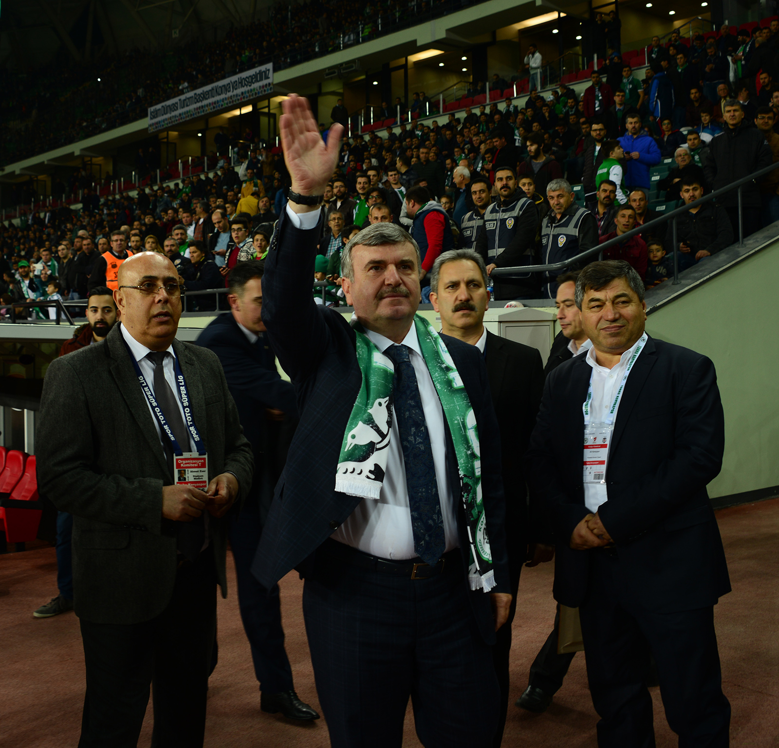 Büyükşehir Stadyumu'ndaki Atmosfer Türkiye'ye Örnek
