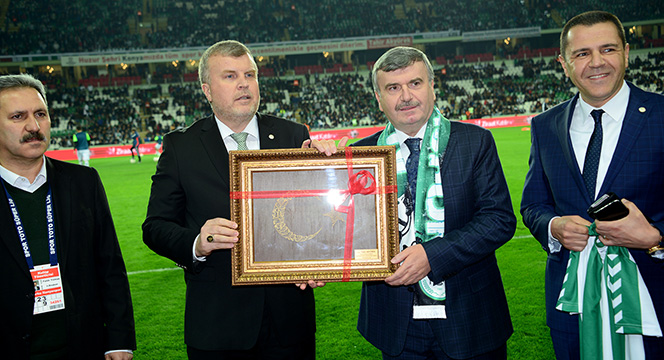 Büyükşehir Stadyumu'ndaki Atmosfer Türkiye'ye Örnek