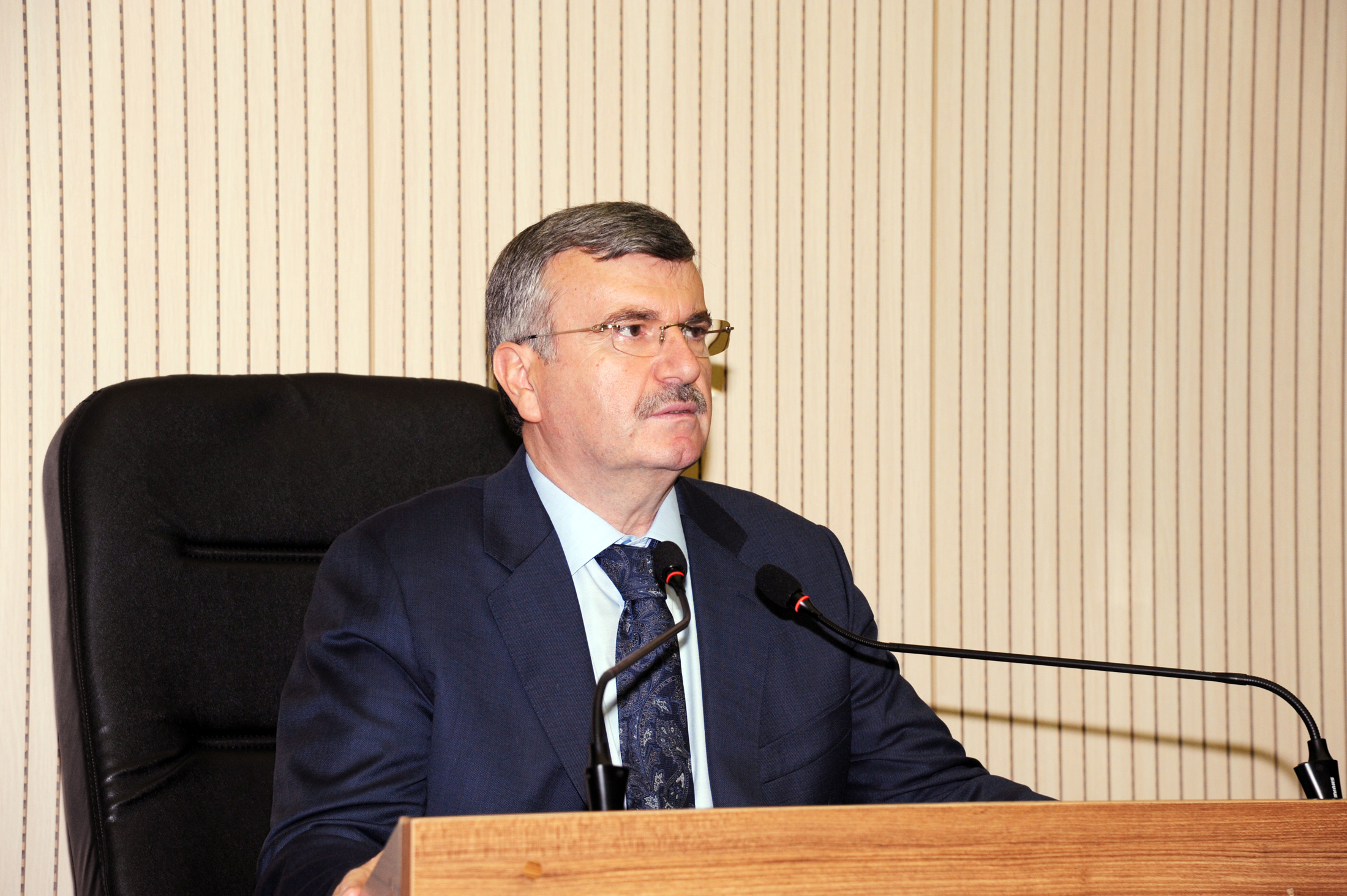 Büyükşehir Meclisi Darbe Girişimini Kınadı