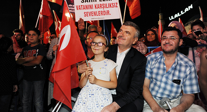 Milli İrade Nöbetlerini Taçlandırıyoruz