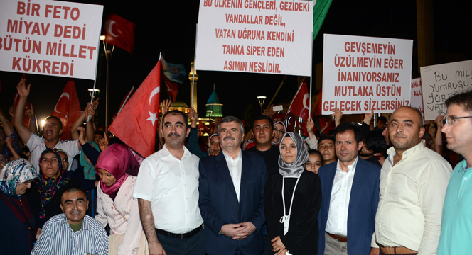 Tüm Dünyaya Demokrasi Dersi Veriyoruz
