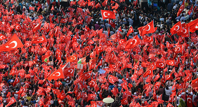 Tüm Türkiye Hep Birlikte El Ele Meydanlarda
