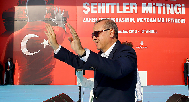 Tüm Türkiye Hep Birlikte El Ele Meydanlarda