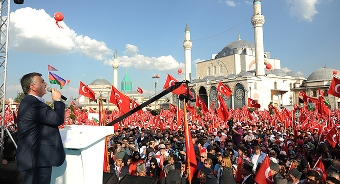 Tüm Türkiye Hep Birlikte El Ele Meydanlarda