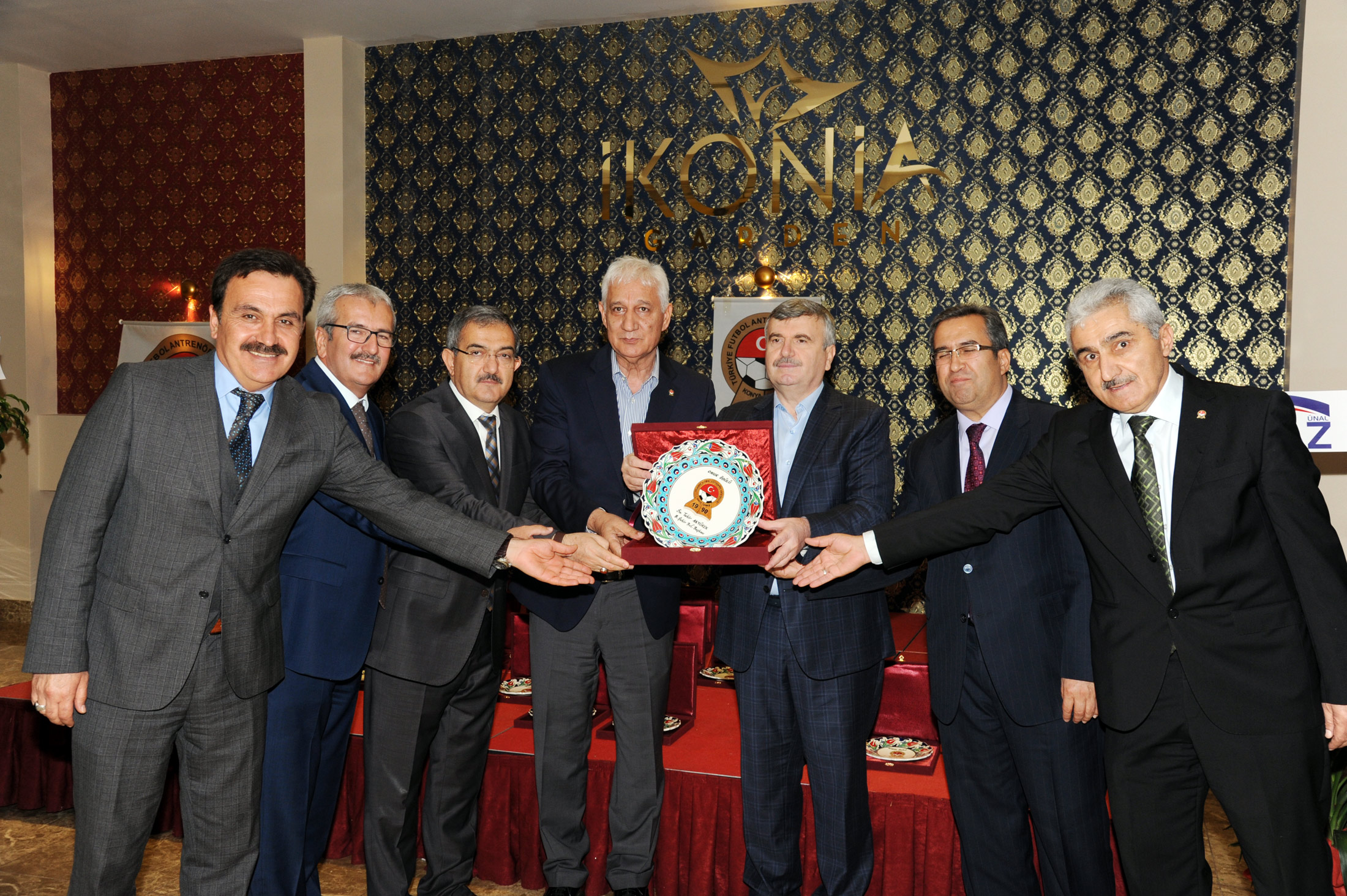 Başkan Akyürek'e 'Spora Katkı' Ödülü