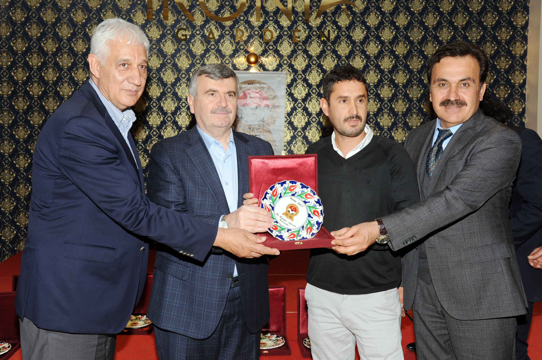 Başkan Akyürek'e 'Spora Katkı' Ödülü