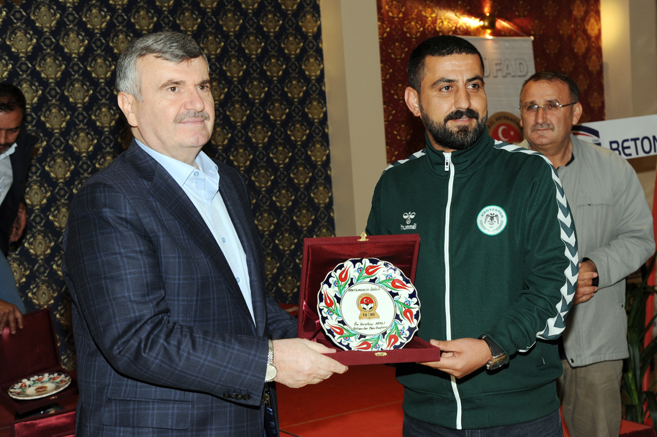 Başkan Akyürek'e 'Spora Katkı' Ödülü