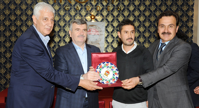 Başkan Akyürek'e 'Spora Katkı' Ödülü