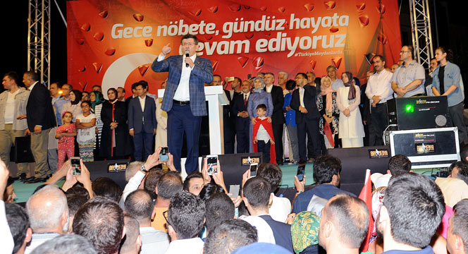 Vatan Sevgisi Meydanlara Sığmadı