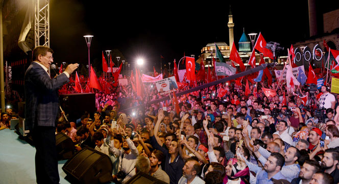Vatan Sevgisi Meydanlara Sığmadı