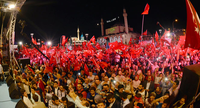Vatan Sevgisi Meydanlara Sığmadı
