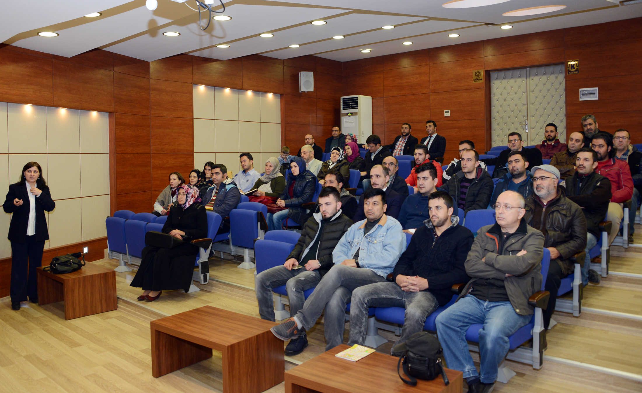 Ev ve Süs Hayvanı Satan İşyeri Sahiplerine Eğitim Semineri